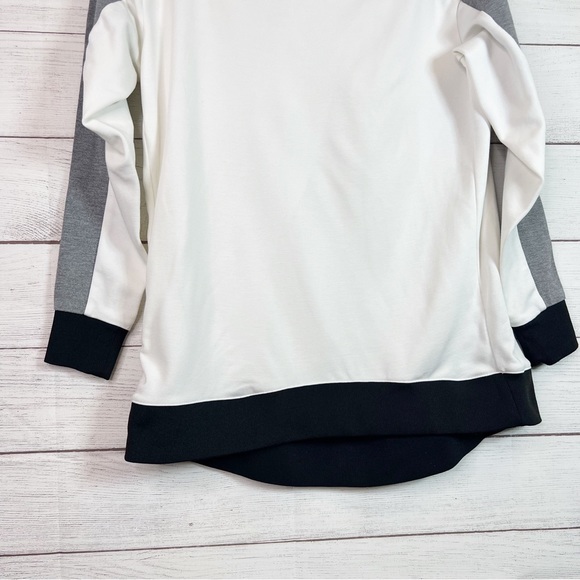 Kith Women’s White Black and Gray Colorblock Square Neck Sweatshirt Size S - Picture 4 of 10